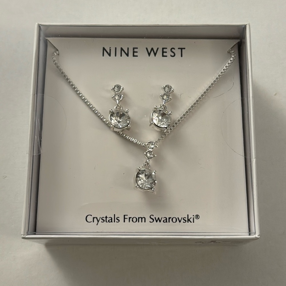 New Nine West Swarovski Crystals Necklace earrings set H11